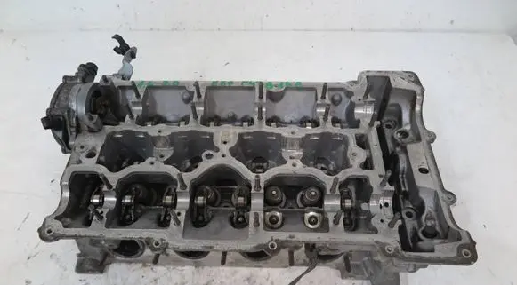 BMW 1 E81 E87 Engine head 