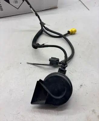Audi A4 S4 B8 8K Horn signal 8T0951221A