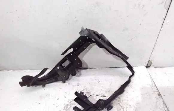 Mercedes-Benz E W211 Headlight/headlamp mounting bracket A1298172820