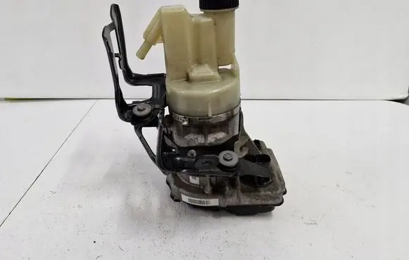 Renault Master III Power steering pump 491103543R