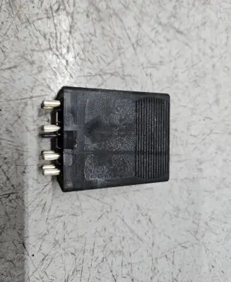 Mercedes-Benz E W124 Fuel pump relay 0065458732 05999610