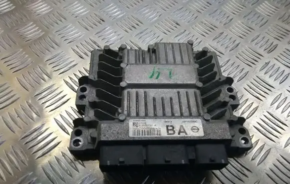 Nissan Qashqai Engine control unit/module SID303 S180033107A 23710JD59C