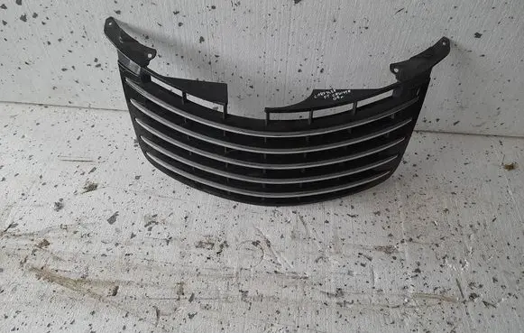 Chrysler PT Cruiser Front bumper upper radiator grill