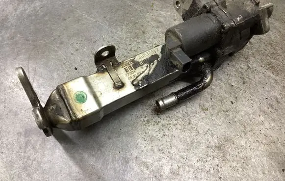 Volvo XC90 EGR valve cooler 30637142 77004
