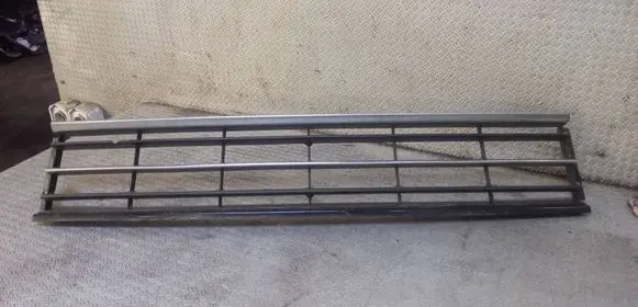 Volkswagen PASSAT B7 Front bumper lower grill 3AA853677