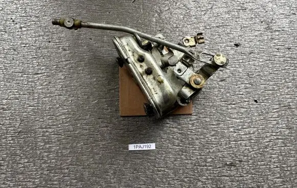 Mitsubishi Pajero Tailgate lock latch MB258405