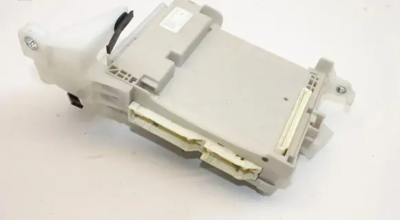Toyota Auris E180 Fuse box set 8273012T81