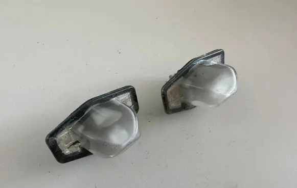 Honda FR-V Front fender indicator light