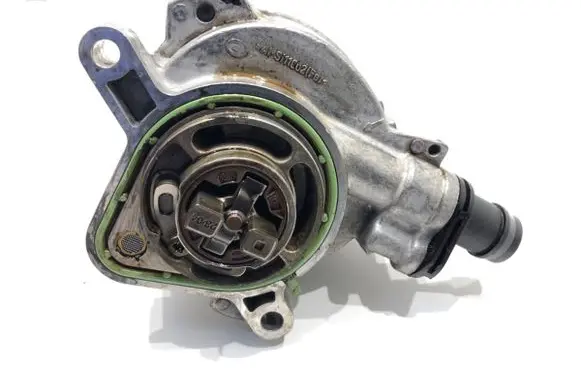 Nissan Qashqai J12 Vacuum pump A2820909800