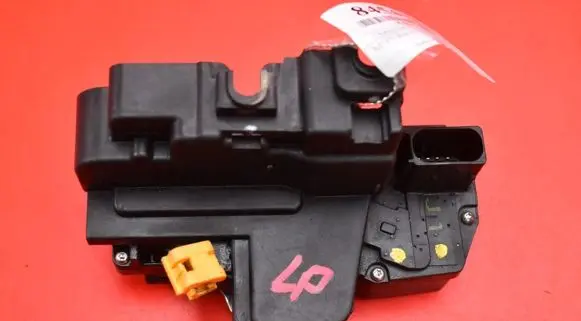 Chevrolet Captiva Front door lock