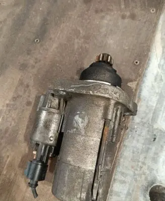 Volkswagen Touran I Starter motor