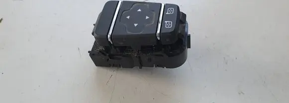 Renault Captur Wing mirror switch