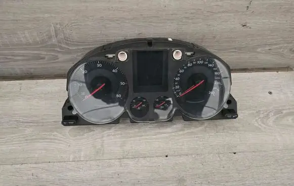 Volkswagen PASSAT B6 Speedometer (instrument cluster) 3C0920870Q