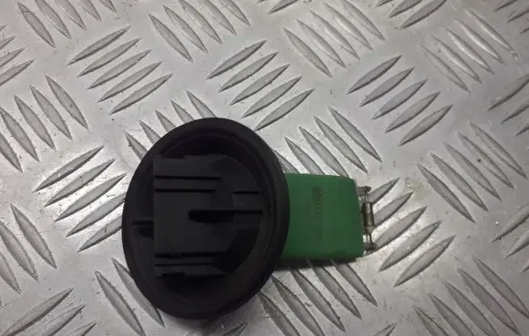 Skoda Fabia Mk1 (6Y) Heater blower fan relay 