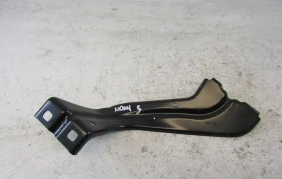 Audi Q3 F3 Fender mounting bracket 83A821150