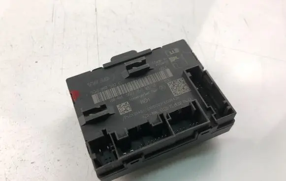 Volkswagen Golf VII Other control units/modules 5Q0959592E