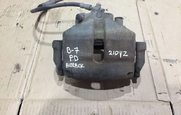 Volkswagen Passat Alltrack Front brake caliper