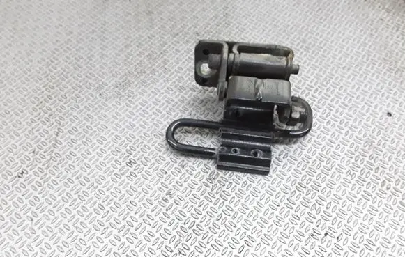 Seat Exeo (3R) Rear door lower hinge 8E0833411E