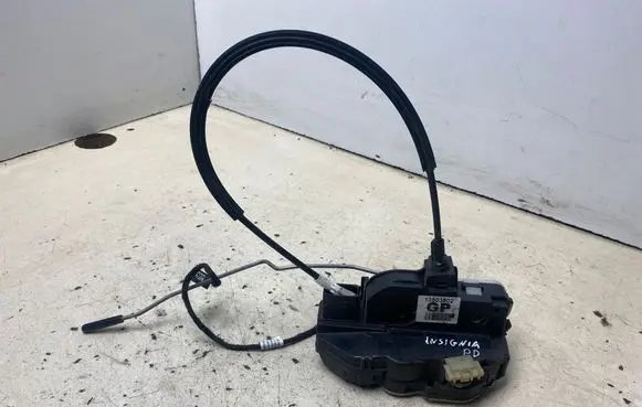 Opel Insignia A Front door lock 13503802