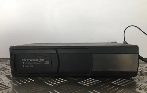 Volkswagen Golf IV CD/DVD changer CHMS630 ALPINECHMS630