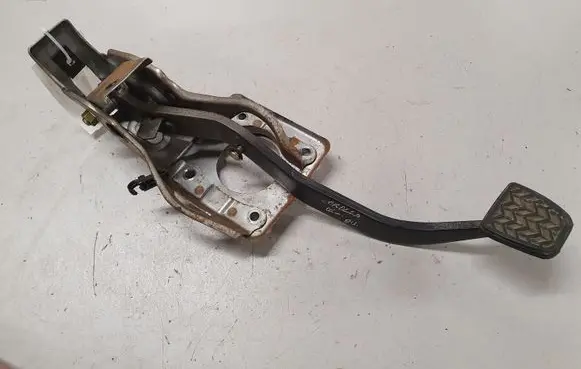 Toyota Corolla E120 E130 Brake pedal 3132152010