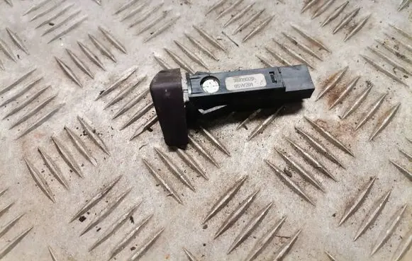 Volvo V70 Hazard light switch 30739320