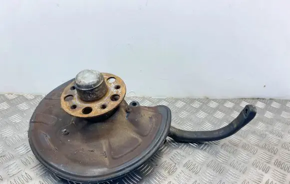 Mercedes-Benz SL R230 Front wheel hub A2113303820 A2305460243