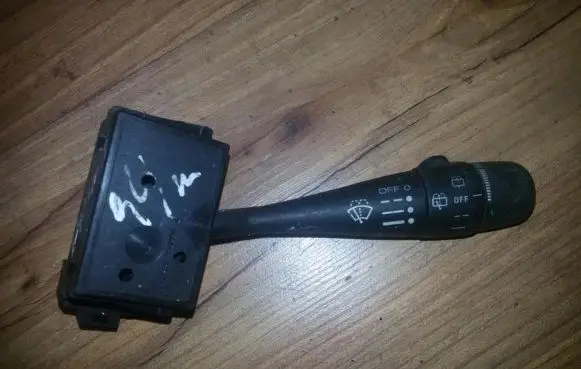 Nissan Primera Wiper control stalk 236605e
