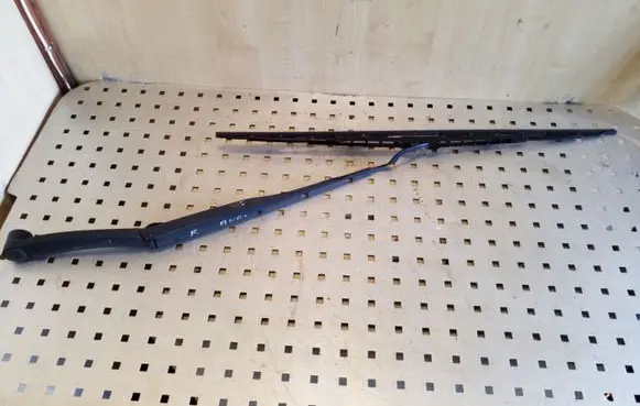 Hyundai i40 Front wiper blade arm