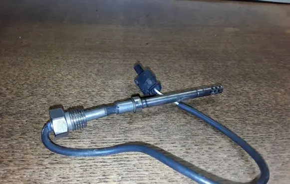 Mercedes-Benz E W211 Exhaust gas temperature sensor A0051534028
