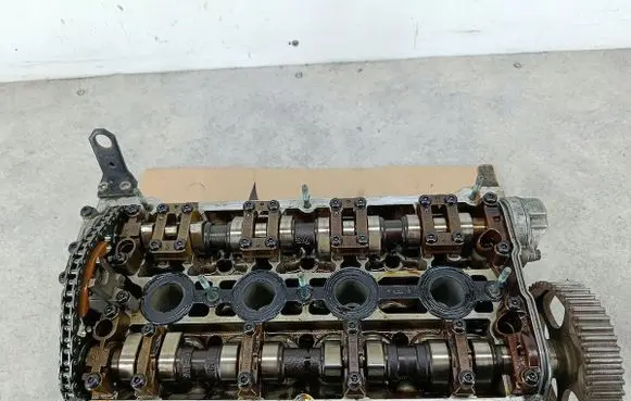 Seat Alhambra (Mk1) Engine head 058103373D