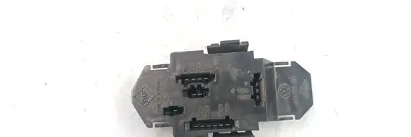 Volkswagen PASSAT B4 Tail light bulb cover holder 3A9945257