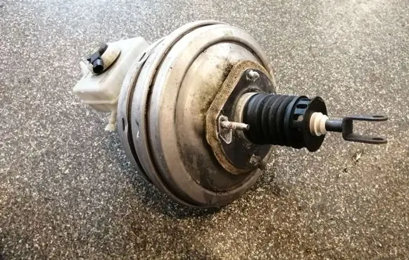 BMW 5 E60 E61 Brake booster LAC115T