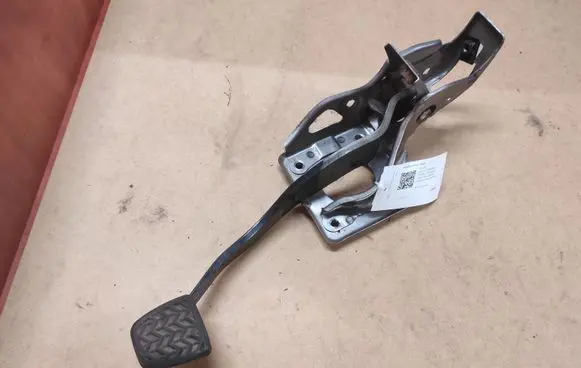 Toyota Avensis T250 Brake pedal 3132152010
