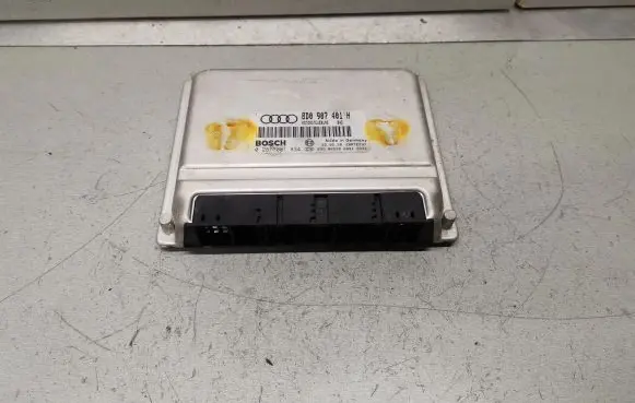 Audi A4 S4 B5 8D Engine control unit/module 8D0907401H 0281001834