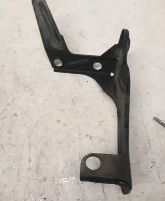 Audi A6 S6 C6 4F Intercooler pipe mounting bracket 4F0145813F