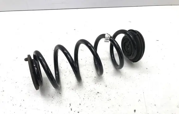 Volvo XC40 Rear coil spring 31658707