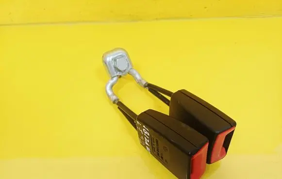 Seat Ibiza III (6L) Middle seatbelt buckle (rear) 6Q0857488D