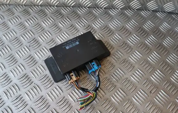 Volkswagen PASSAT B5 Comfort/convenience module 1J0959799J