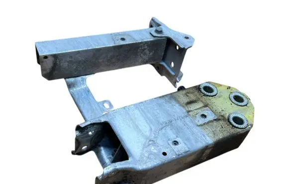 BMW 5 F10 F11 Radiator mount bracket 7186514 7158894 7207152
