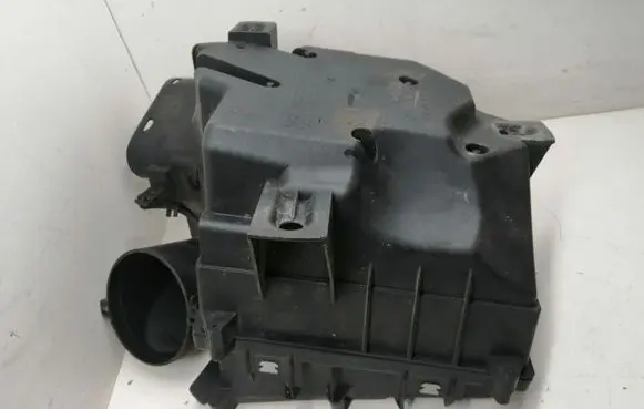 Volvo XC70 Air filter box 30636830