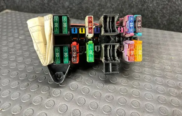 Mercedes-Benz C W203 Fuse module 2035400050