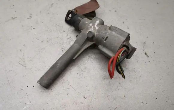 Mercedes-Benz 207 310 Ignition lock