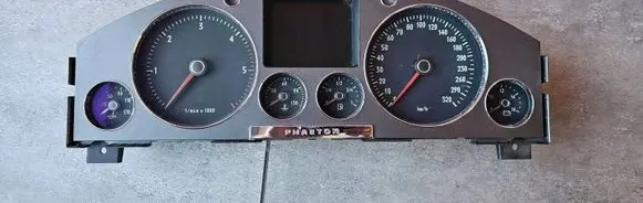 Volkswagen Phaeton Speedometer (instrument cluster)