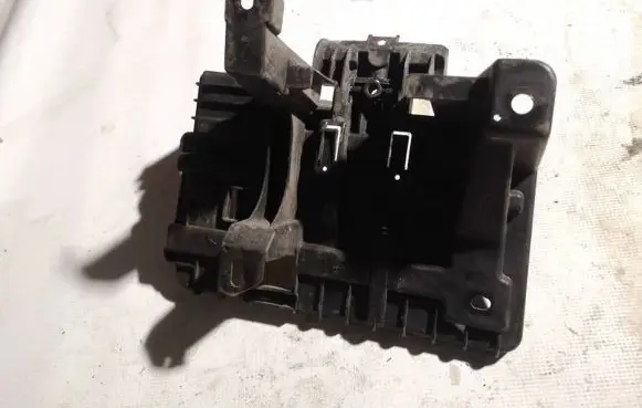 Opel Meriva A Battery box tray 