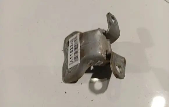 Toyota Yaris Front door upper hinge