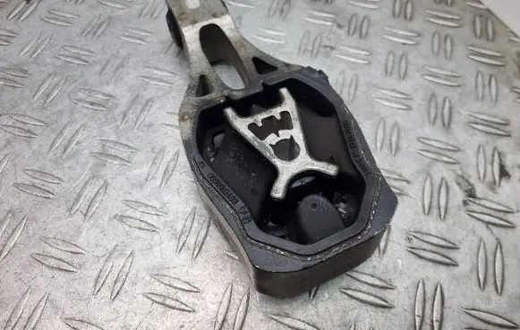 Citroen C4 SpaceTourer Engine mount bracket 9811786680 17357R01