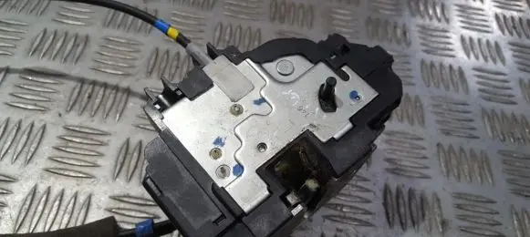 Nissan Note (E11) Rear door lock 50108000006 8067