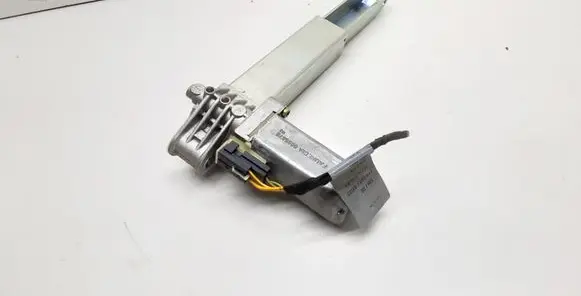 BMW 7 E65 E66 Seat adjustment motor 0390201952