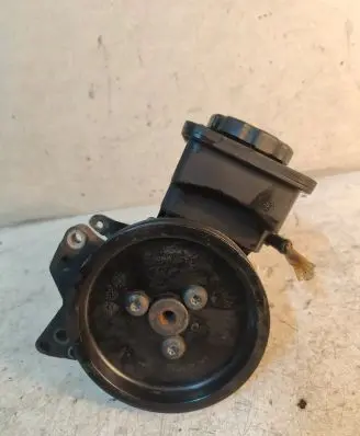 BMW 5 E60 E61 Power steering pump 7693974101